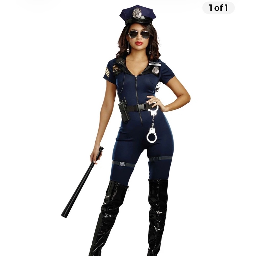 Dreamgirl Lieutenant Ivana Misbehave Police Costume Navy Blue Size M
See Desc.